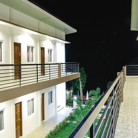 Alberto'S By Dj Seungli Silang Exterior photo