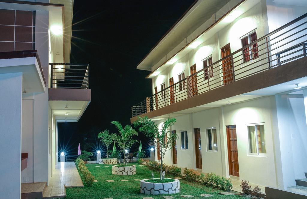 Alberto'S By Dj Seungli Silang Exterior photo